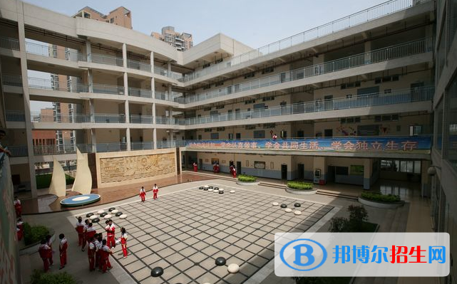 贵阳一中新世界国际学校小学部网站网址