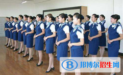 湖北2020年航空服务学校中专升大专考什么