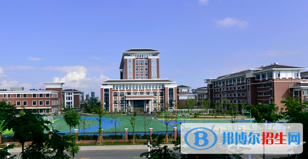 江苏扬中高级中学2022年学费、收费多少