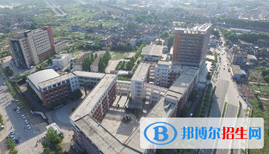 南京板桥中学2022年招生办联系电话