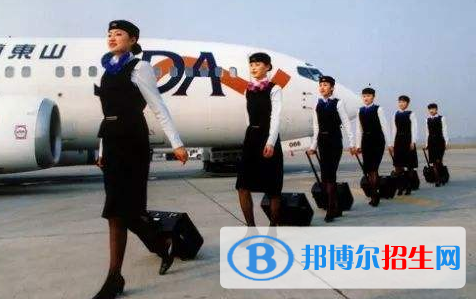 武汉2021年初中生学航空服务学校怎样