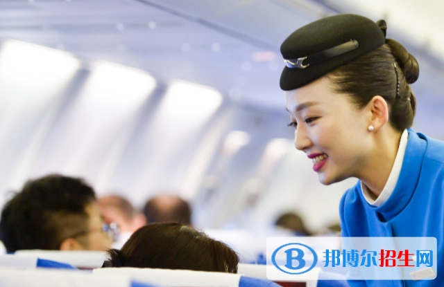 武汉2021年初中生可以读什么航空服务学校