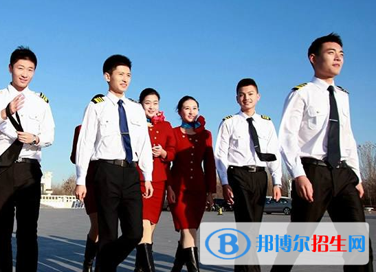 武汉2021年男生读航空服务学校有前途吗