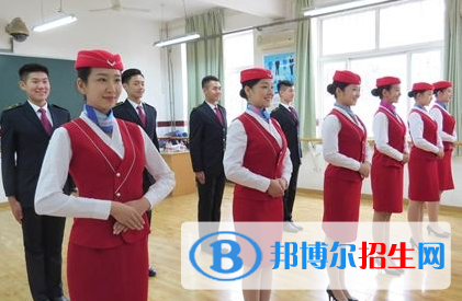 武汉2021年男生读航空服务学校学什么好