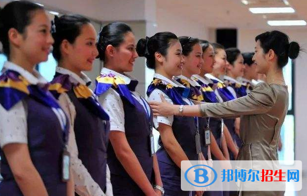 武汉2021年女生在航空服务学校学什么好