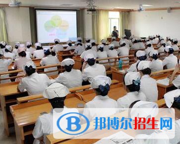 成都2021年卫校学什么好