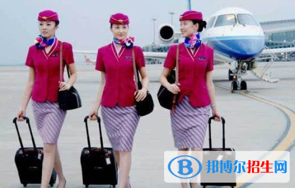 武汉2021年女生读航空服务学校