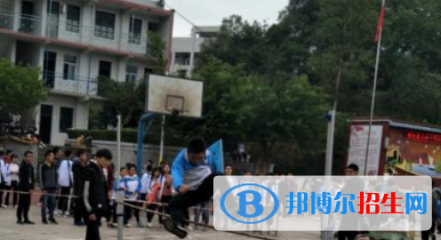威远县龙会中学2022年招生办联系电话