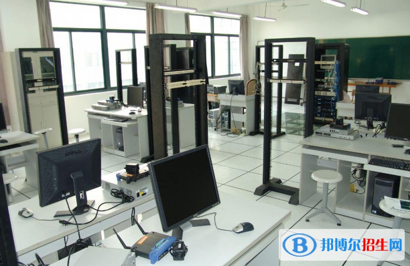 贵州2021年初中生学计算机学校的学校