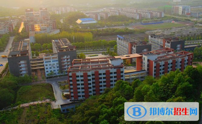 重庆2022年初中生读什么护理学校