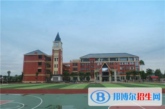 重庆2022年初中生报什么护理学校好