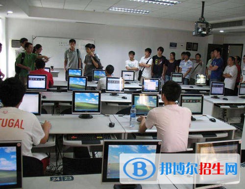 贵州2021年读计算机学校多少钱