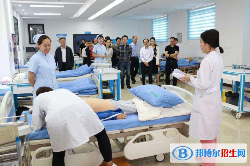 重庆2022年护理学校是中专还是大专