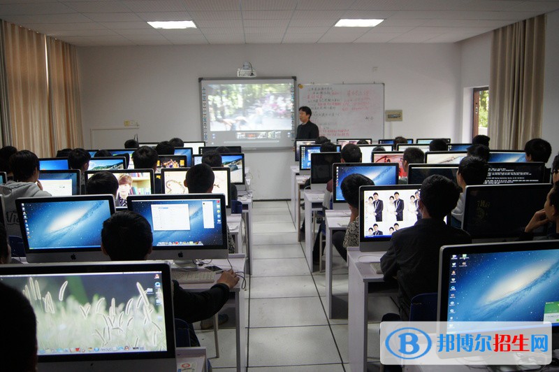 贵州2021年计算机学校有男生吗