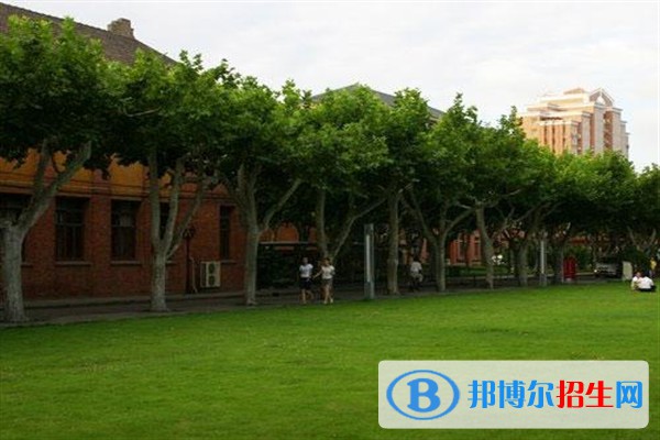 北京东城区职工中等专业学校2021年学费、收费多少