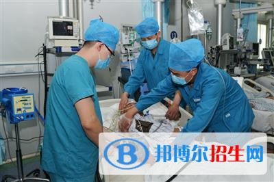 重庆2022年读护理学校可以考大学吗