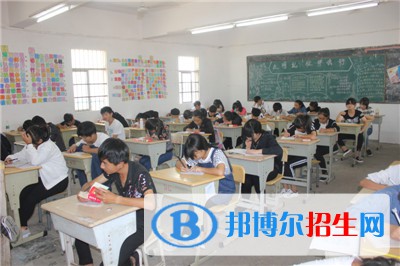 安徽2021年男生上中专学校学什么好