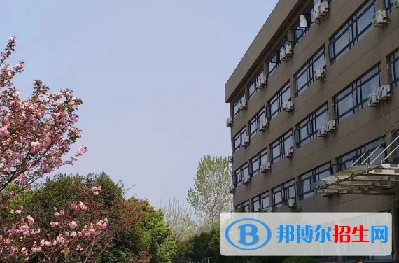 浙江新世纪经贸专修学院