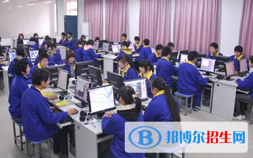 浙江2021年男生读计算机学校好不好