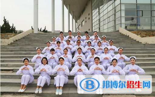 西安2021年初中生报什么卫校