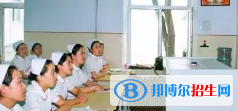 成都2021年护理学校什么专业适合男生