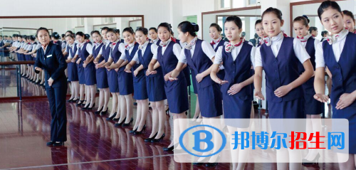 甘肃2021年女生学航空服务学校有前途吗