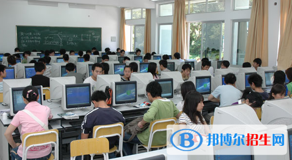 杭州2021年计算机学校有女生吗