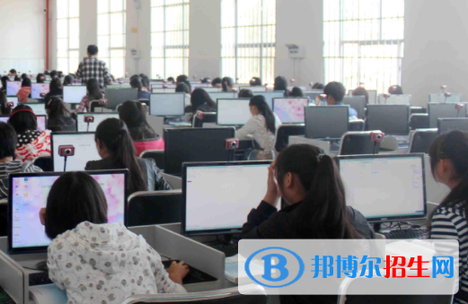 杭州2021年女生在计算机学校学什么好