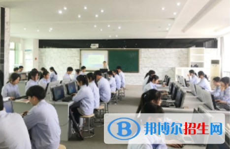 宁波经贸学校