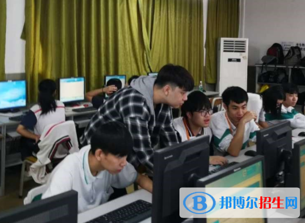 重庆2022年男生读电子商务学校好吗