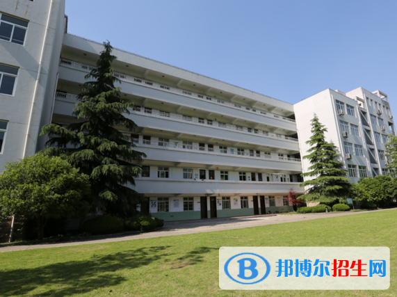 四川2022年男生上汽修学校学什么好