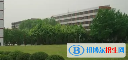 四川省工业贸易学校2022年招生办联系电话