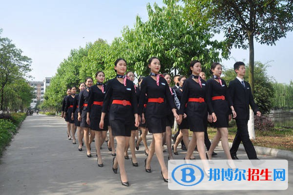 河北2022年女生学航空服务学校好找工作吗