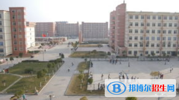 四川省甘孜卫生学校2022年招生办联系电话