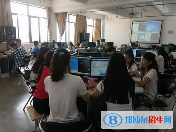 河北2022年读计算机学校学什么好