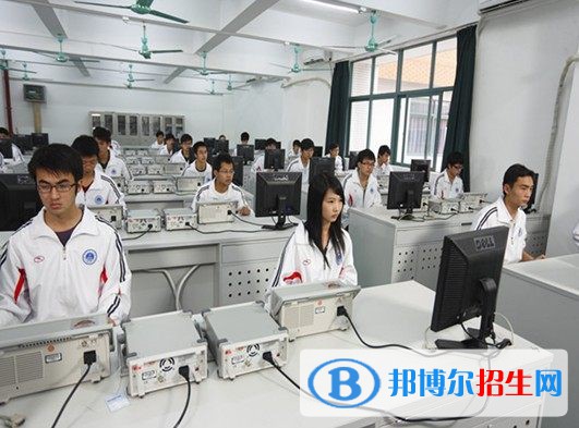 资中县双龙职中学2022年有哪些专业