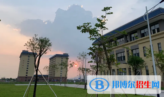 云南工业高级技工学校2022年学费、收费多少