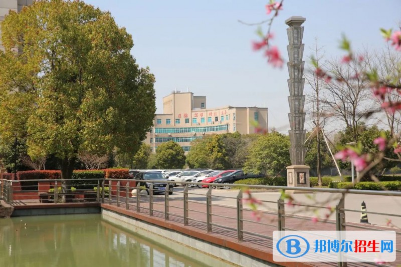 腾冲县第一职业高级中学2022年报名条件、招生要求、招生对象