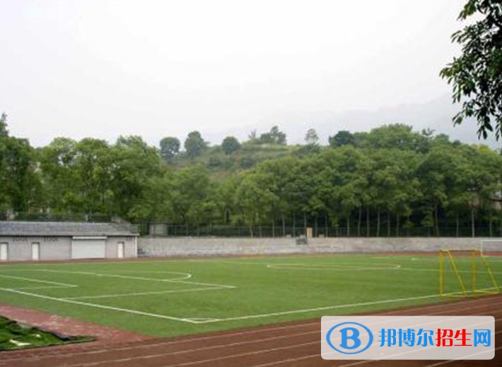丽江市古城区职业高级中学2022年招生办联系电话