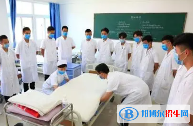 重庆2022年护理学校有男生吗