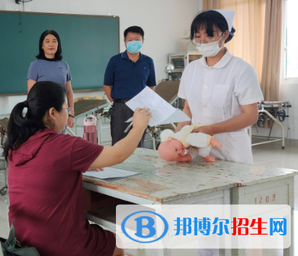 甘肃2022年女生上卫校学什么好