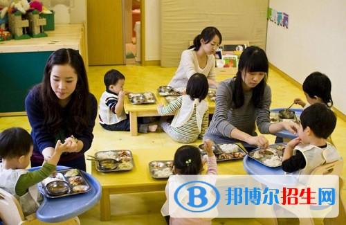 江苏2022年女生上幼师学校学什么专业好