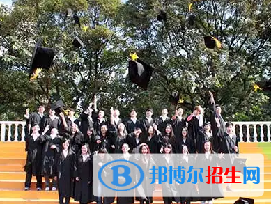 上海澳大利亚国际高中2022年学费标准