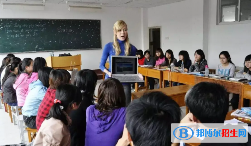 成都麓山国际光亚学校高中部怎么样