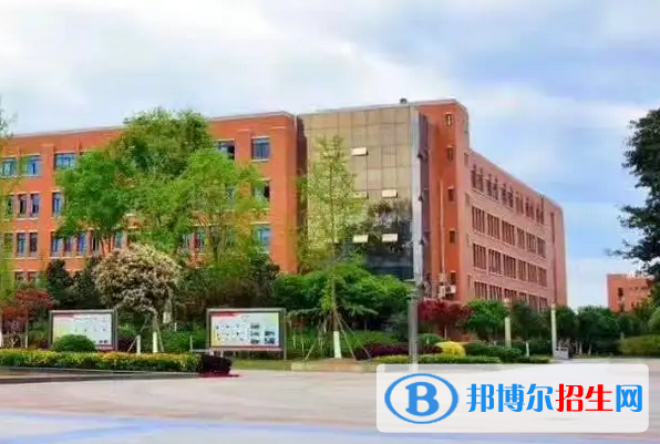 成都华大医药卫生学校2022年地址在哪里