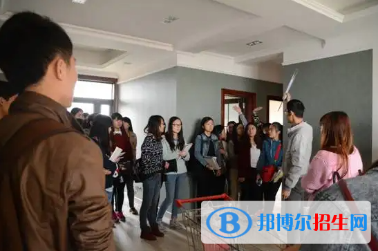 重庆2022年女生读建筑学校学什么好