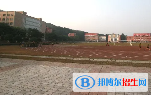 重庆2022年建筑学校读几年
