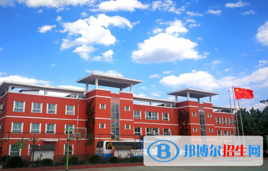 北京工艺美术高级技工学校学费