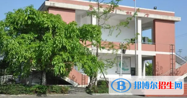  四川邛崃职业高级中学2022年招生办联系电话