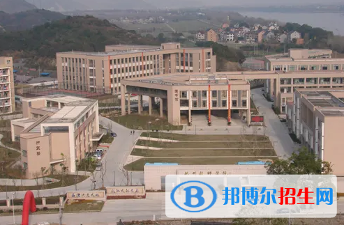 杭州2023年汽修学校要多少分